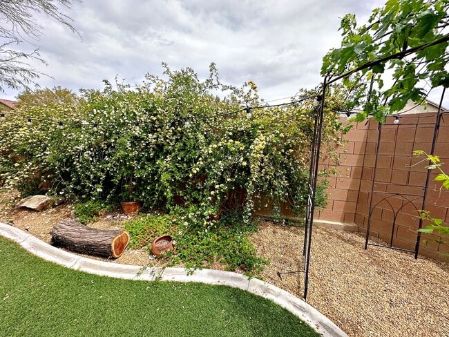 Building Photo - Stylish 3 Bedroom in Providence with Larger Yard on Corner Lot