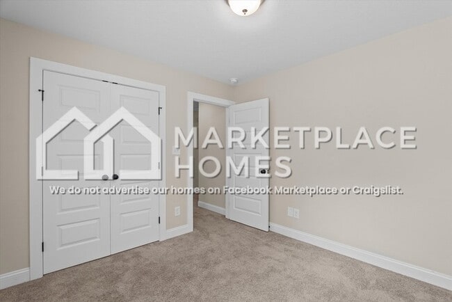 Building Photo - 700 Chatsworth Wy