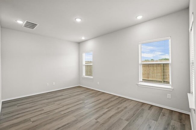 Building Photo - 1207 Hugh Lndg Rd