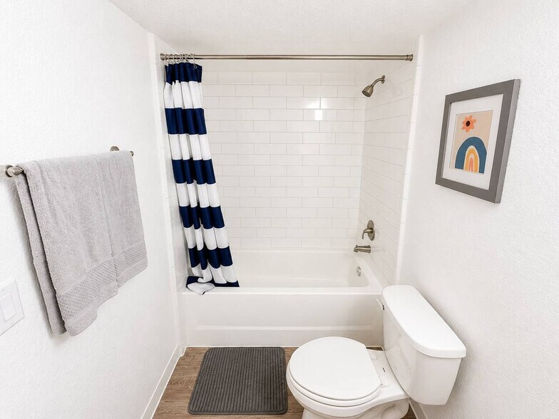 Building Photo - 824 Camino La Costa