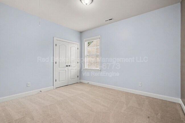 Building Photo - 655 Brookhaven Dr