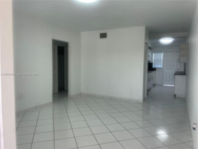 Building Photo - 3430 SW 10th St