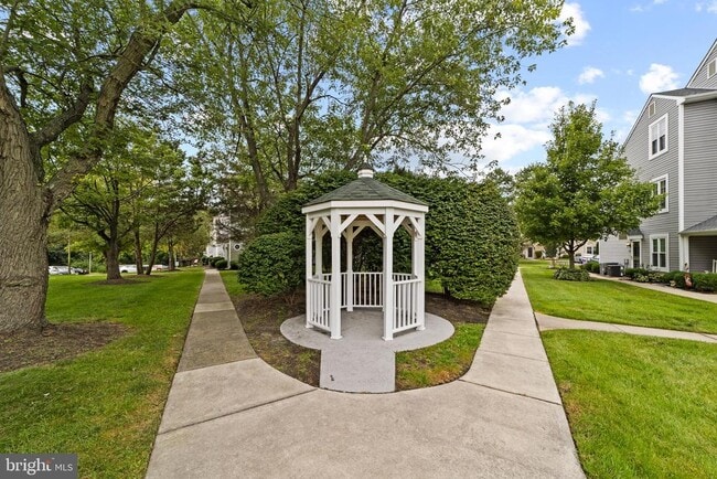 Building Photo - 722 Sedgewick Ct