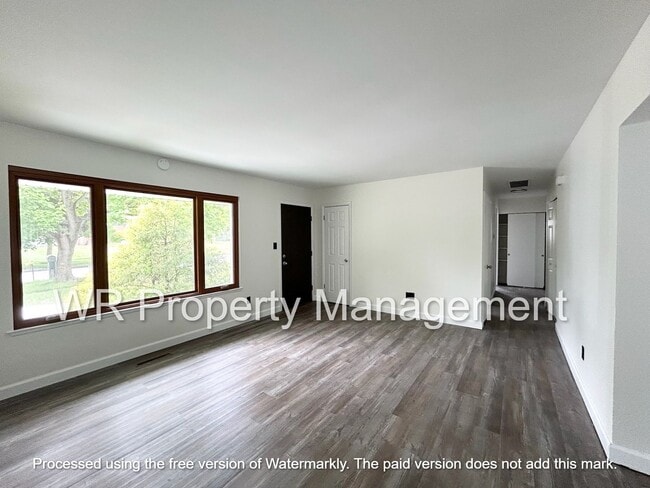 Building Photo - 3 Bed 2 Bath Ranch in Lambertville for Rent