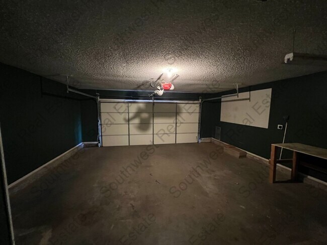 Building Photo - Charming 3-Bed, 2-Bath Home with Garage