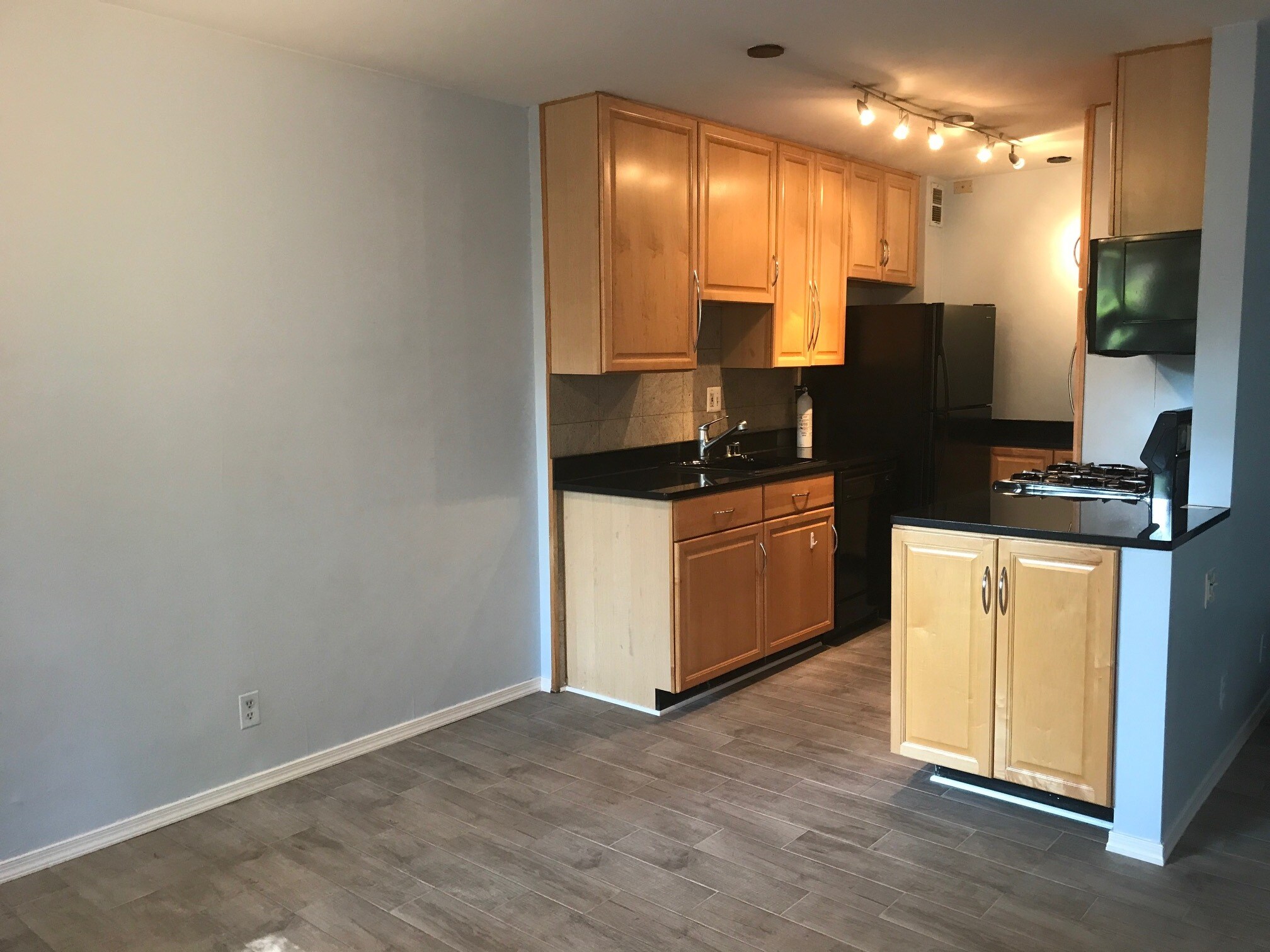 Building Photo - 1545 18th St NW