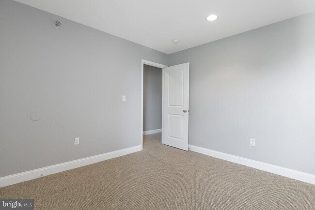 Building Photo - 1940 N Gratz St