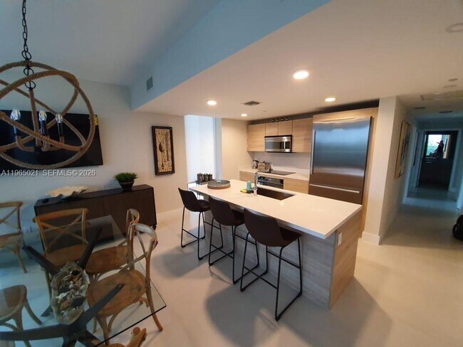 Building Photo - 16385 Biscayne Blvd