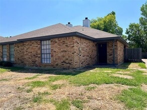 Building Photo - 2408 Indigo Ln