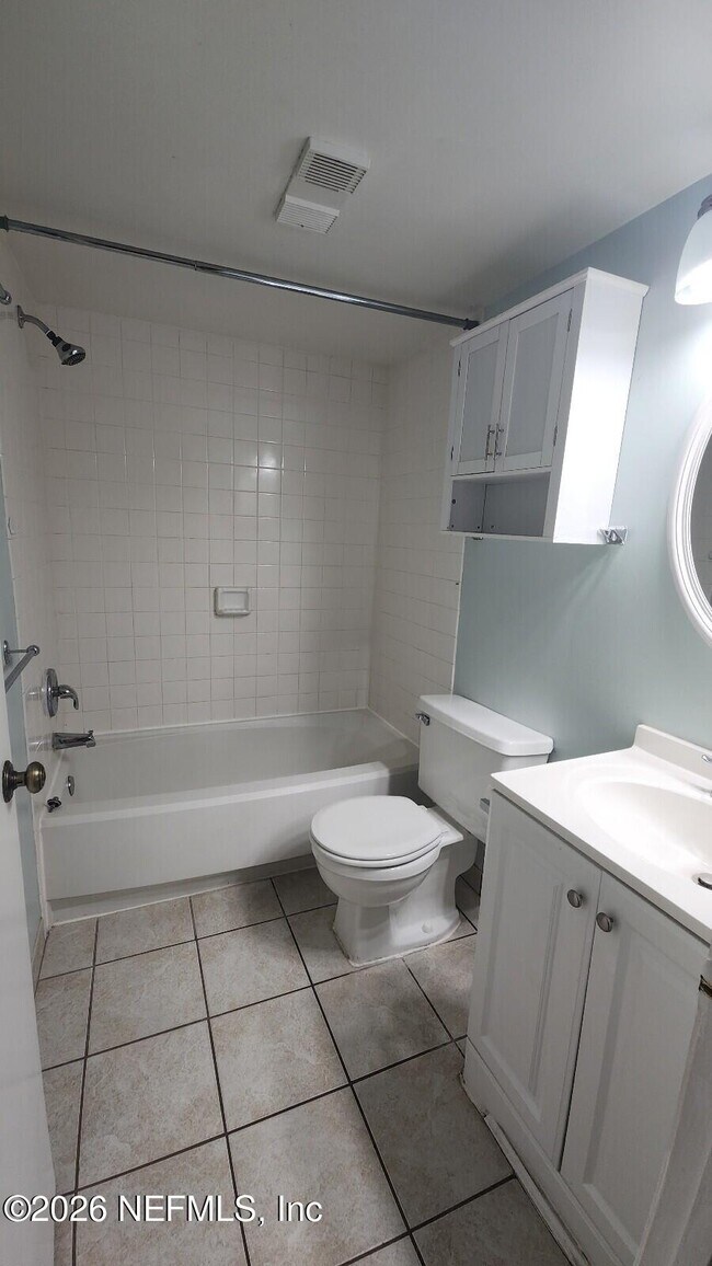 Building Photo - 27 Veronese Ct