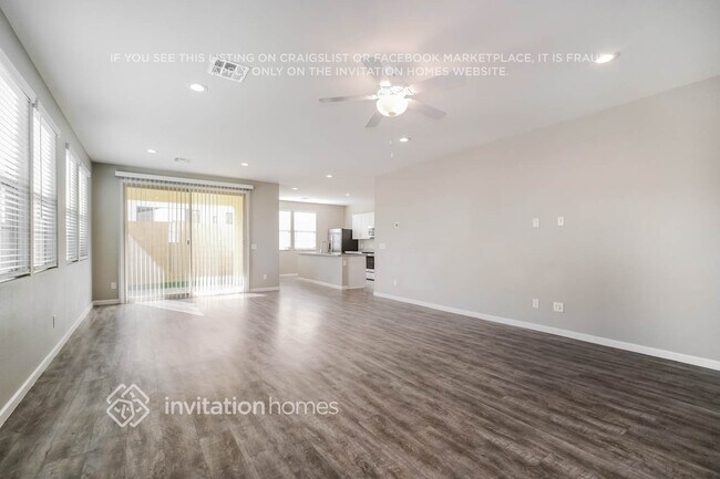 Building Photo - 18972 W Reade Ave