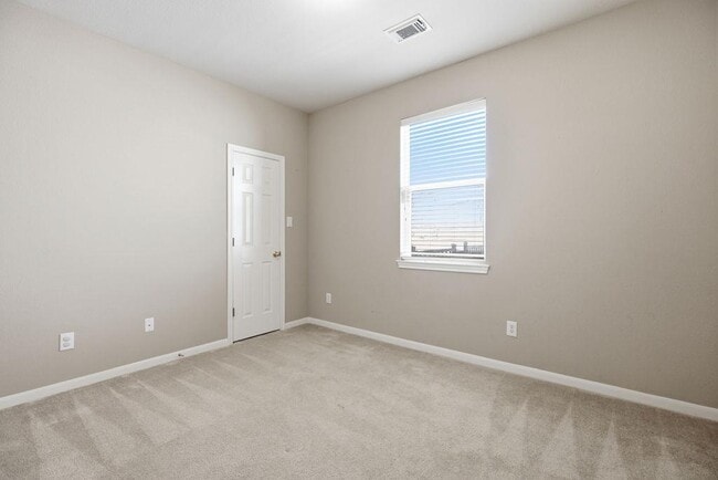 Building Photo - 904 Winding Creek Pl