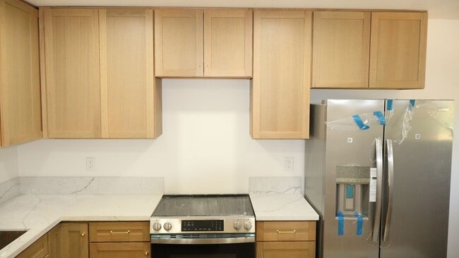 Building Photo - 2 bedrooms 2 baths corner home in Imperial Beach.