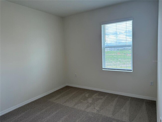 Building Photo - 1305 June Lk Lp