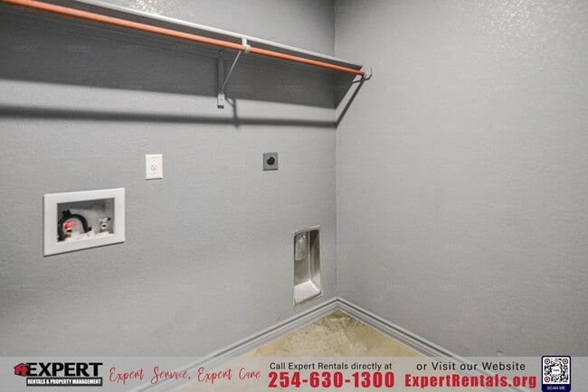 Building Photo - Discover the perfect blend of comfort and convenience!!