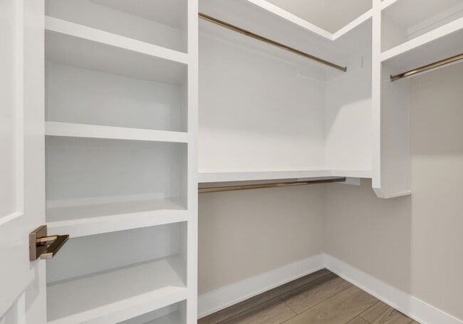 Building Photo - Modern 3 Bed, 3.5 Bath Townhome in The Nat...