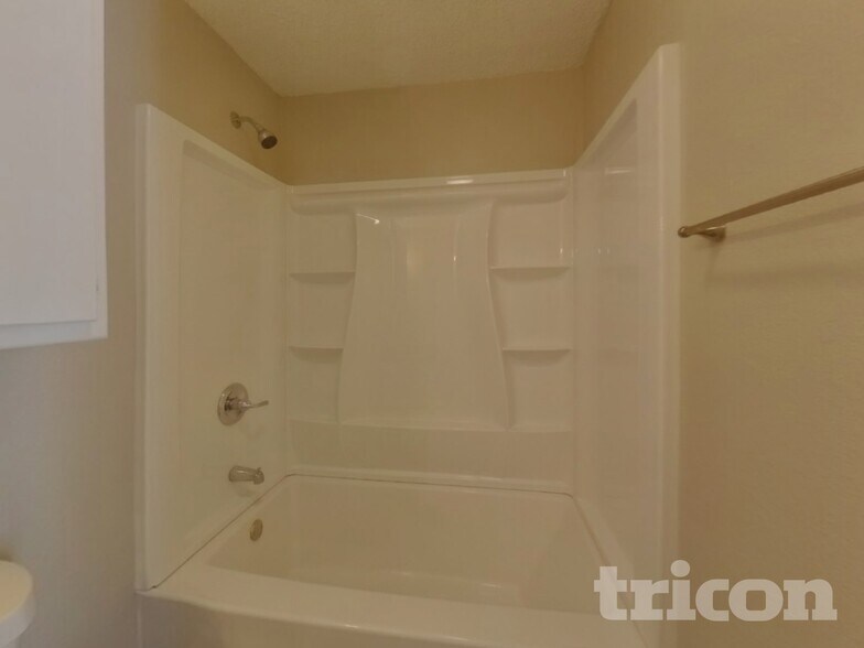 Building Photo - 4208 Middlebrook Dr