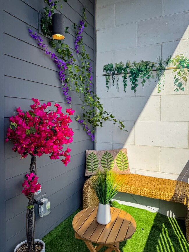 Building Photo - 9127 Research Blvd