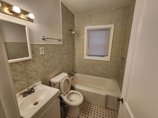 Building Photo - 2431 N Decatur Rd