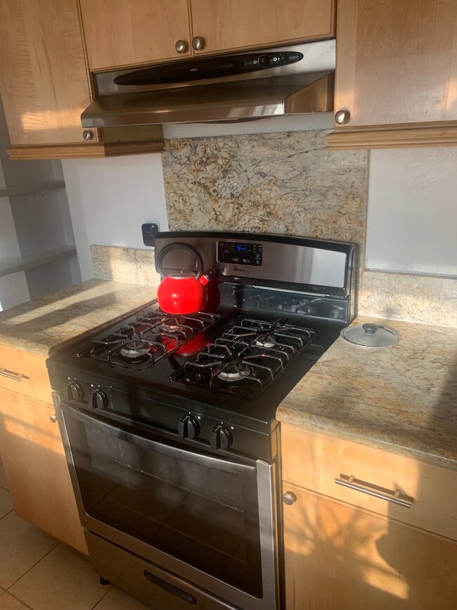 Building Photo - 17178 Kingsbury St