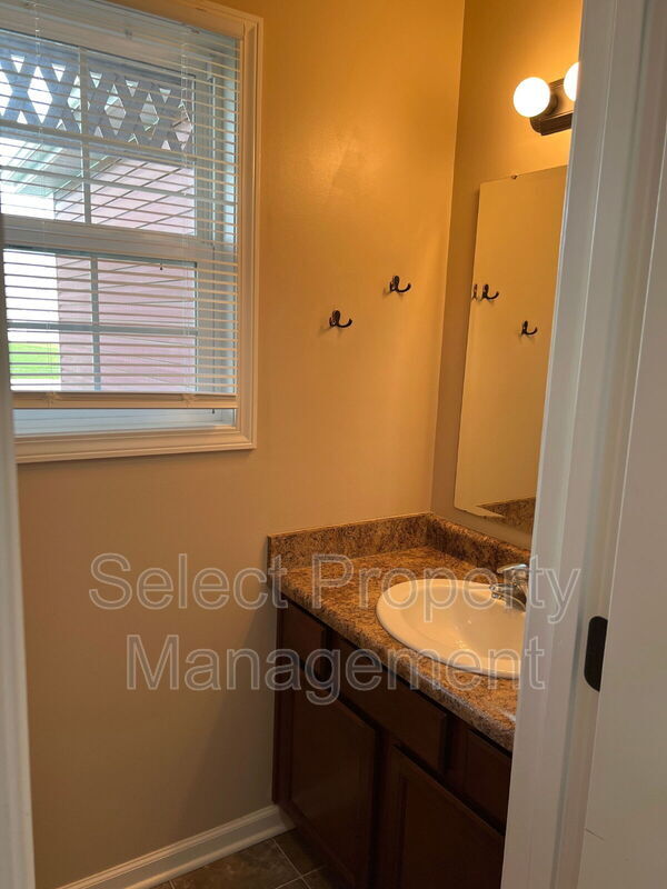 Building Photo - 12860 Starling Cove