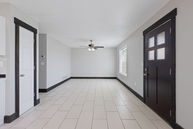 Building Photo - 4 bed 2 bath Home in Idaho Falls