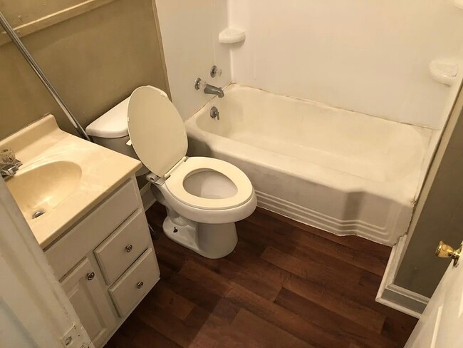 Building Photo - 419 Haynes St