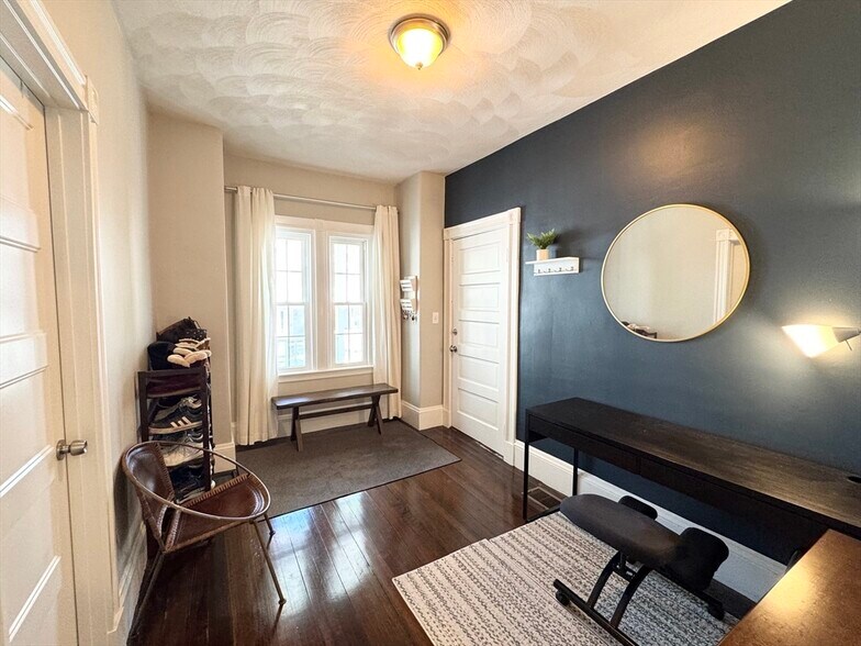 Building Photo - 26 Bradfield Ave