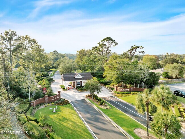 Building Photo - 526 Oakmont Dr