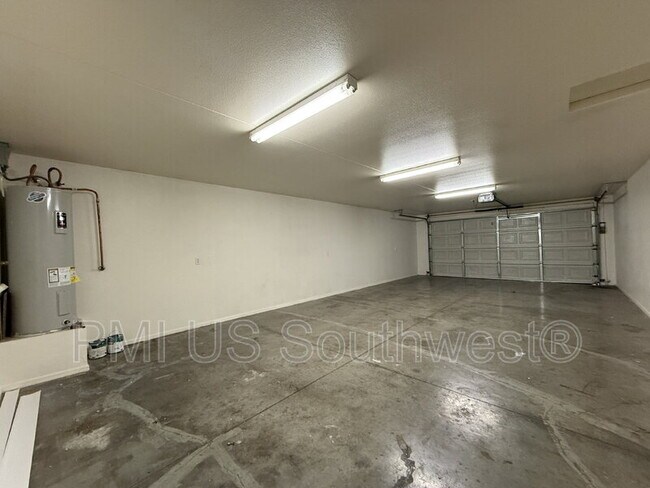 Building Photo - 384 Anna Cir