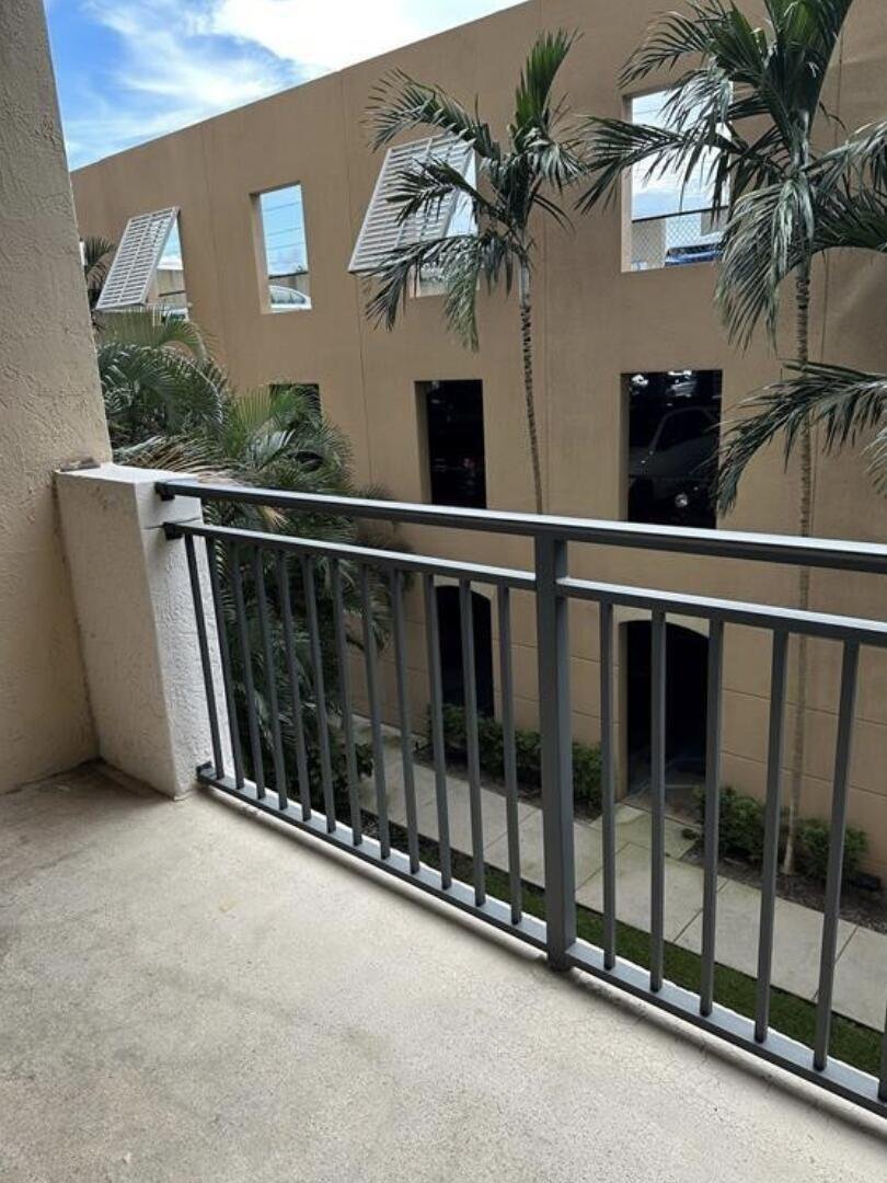 Building Photo - 616 Clearwater Park Rd