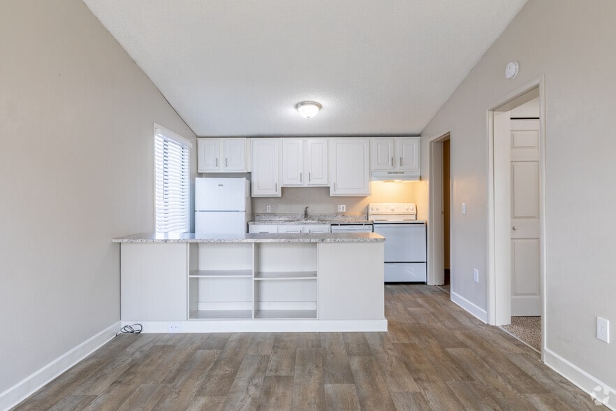 Interior Photo - Laurel Bay
