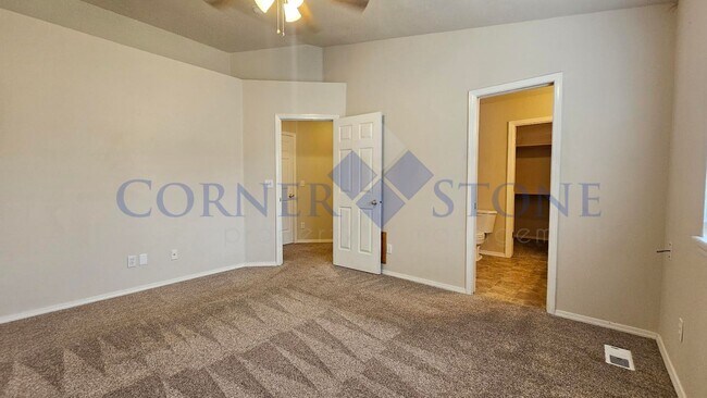 Building Photo - Beautiful Home with Separate Office/Bonus Room!