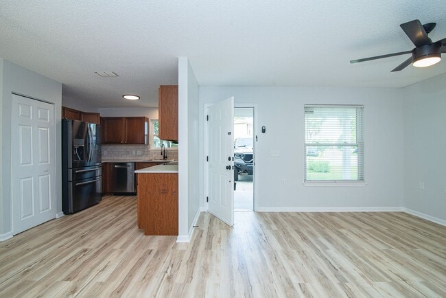 Building Photo - 1101 Scheidel Ct