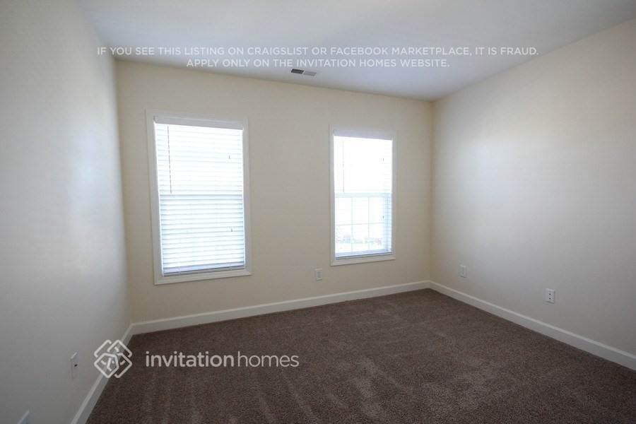 Building Photo - 3912 Song Sparrow Dr