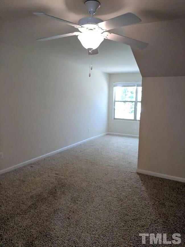 Building Photo - Beautiful Home in Durham Community with Pool, Gym & Walking Trails