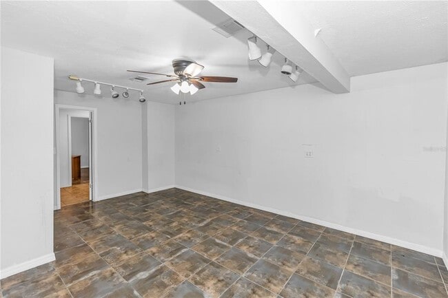 Building Photo - 8315 Village Green Rd