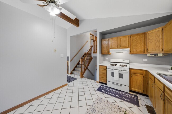 Building Photo - 752 Rosanne St