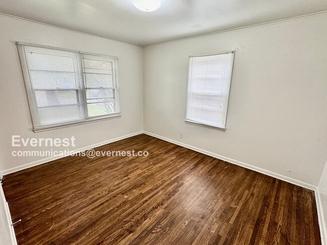 Building Photo - 208 S 74th E Ave