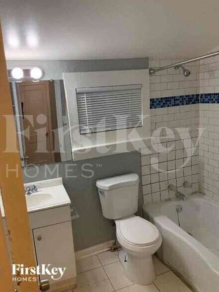 Building Photo - 1028 Birch St SW