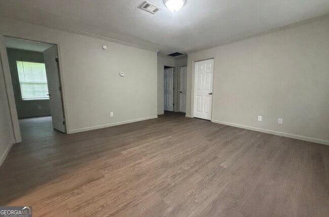 Building Photo - 103 Sycamore Dr