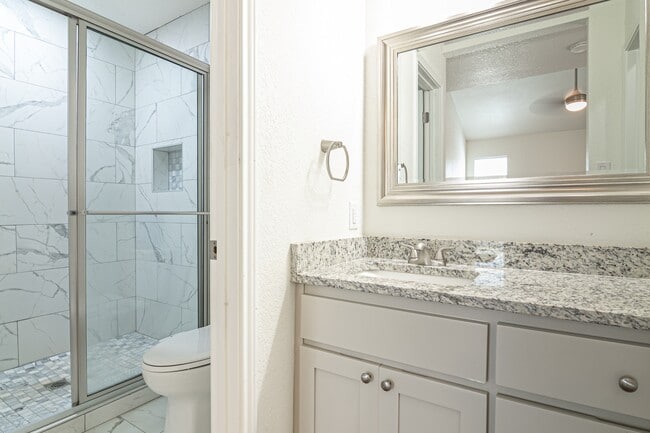 Building Photo - 3600 Monclave Dr