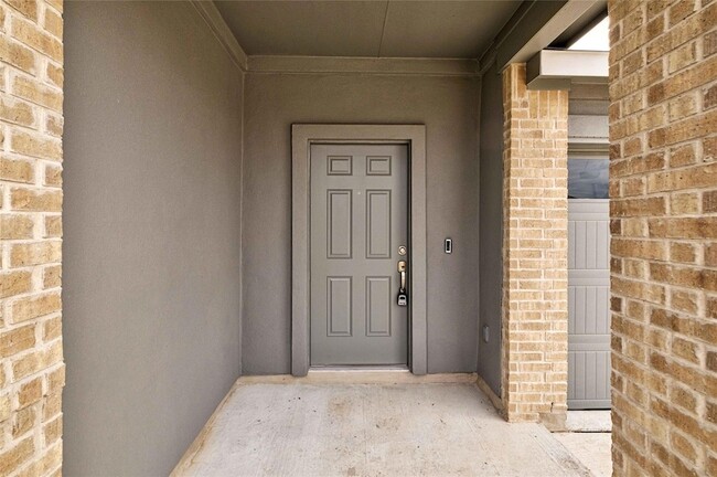 Building Photo - 416 Escondido Cir