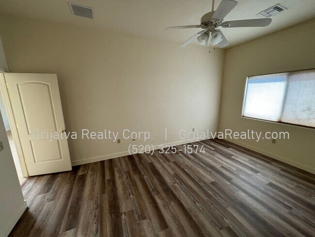 Building Photo - Beautiful 2 BD 2 BA House in the Springs in Green Valley - GVR Included!
