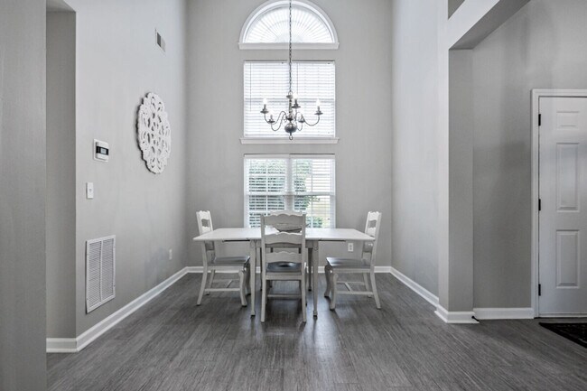 Building Photo - 11 Cobblestone Dr NW