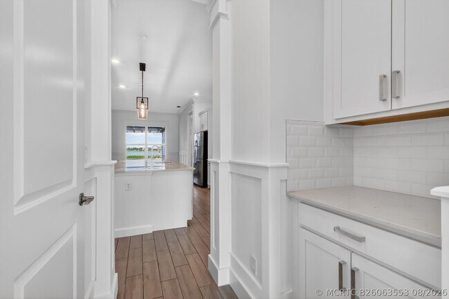 Building Photo - 799 Hookline Cir