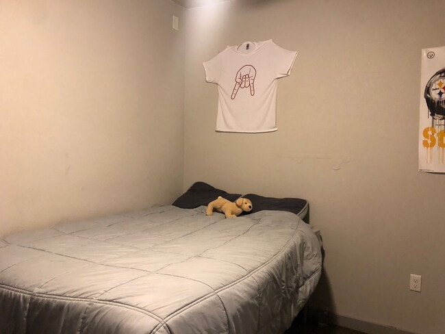 Building Photo - 33 S Hill Ave