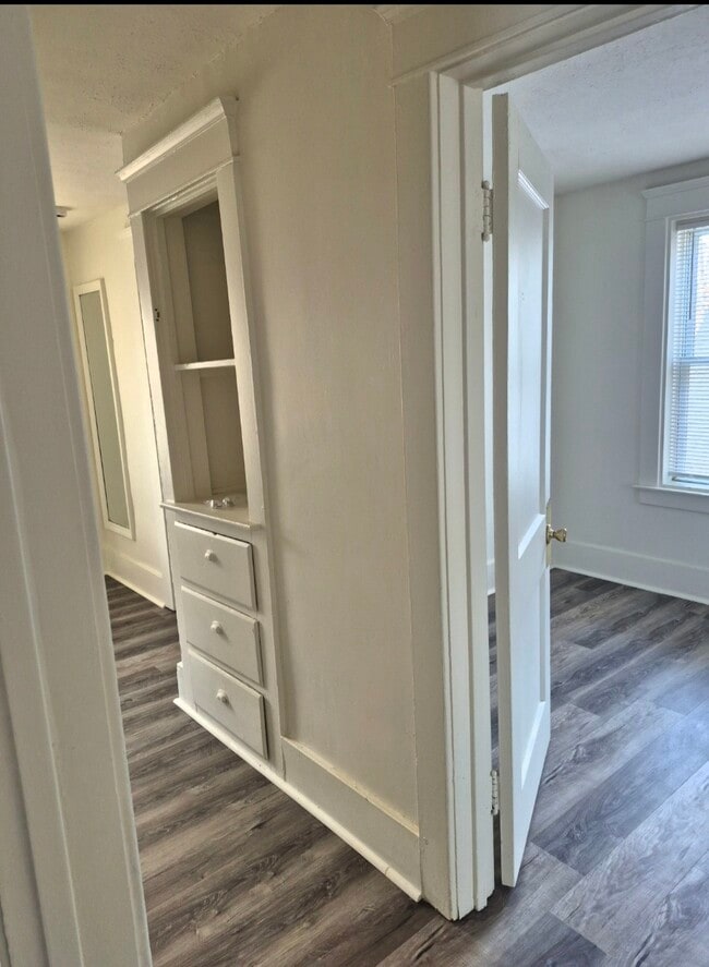 Building Photo - 84 Stout St