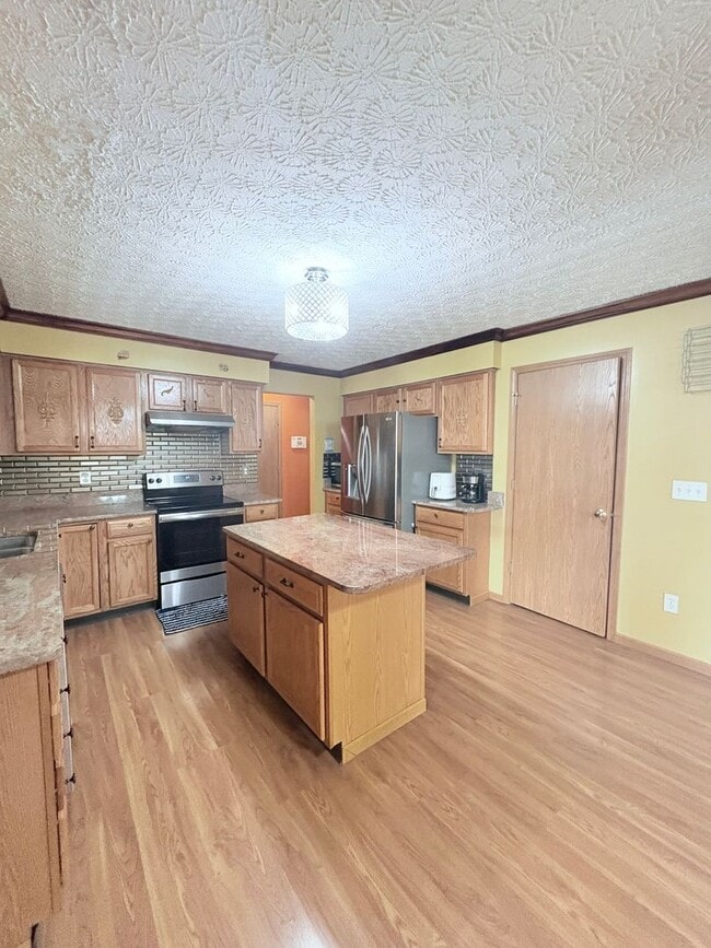 Building Photo - Furnished 4BR 2 BA Home w/ Covered Patio in Groveport!