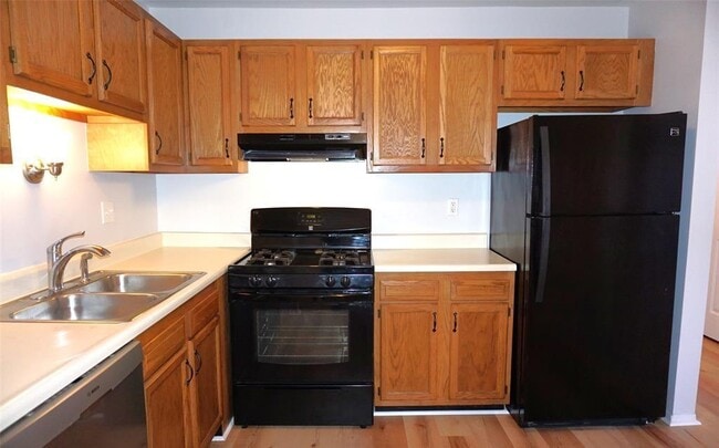 Building Photo - 41136 Northwind Dr